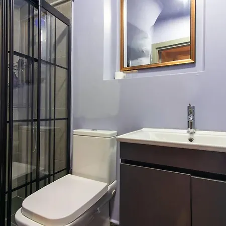 Apartment Vibes And Comfort Combined In Fatih